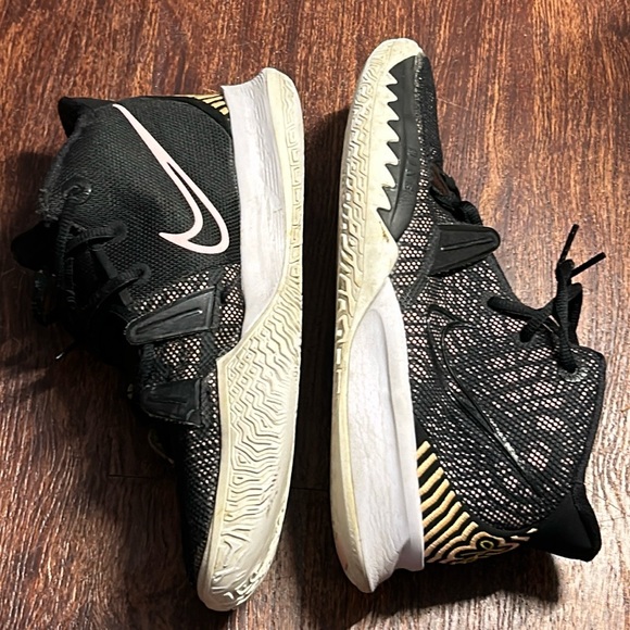 Kyrie nike youth. basketball shoes - Picture 7 of 8